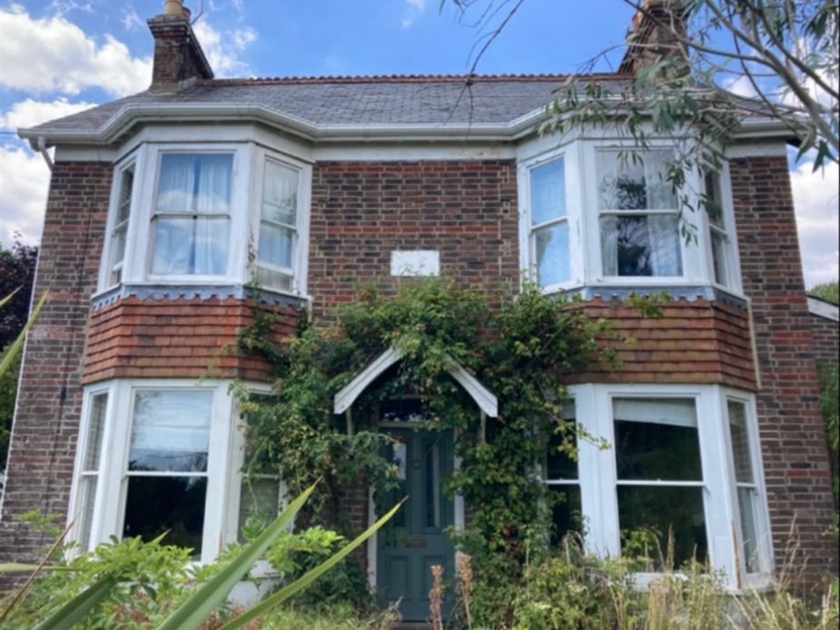 Before, Victorian villa: tired windows and door brought back to life