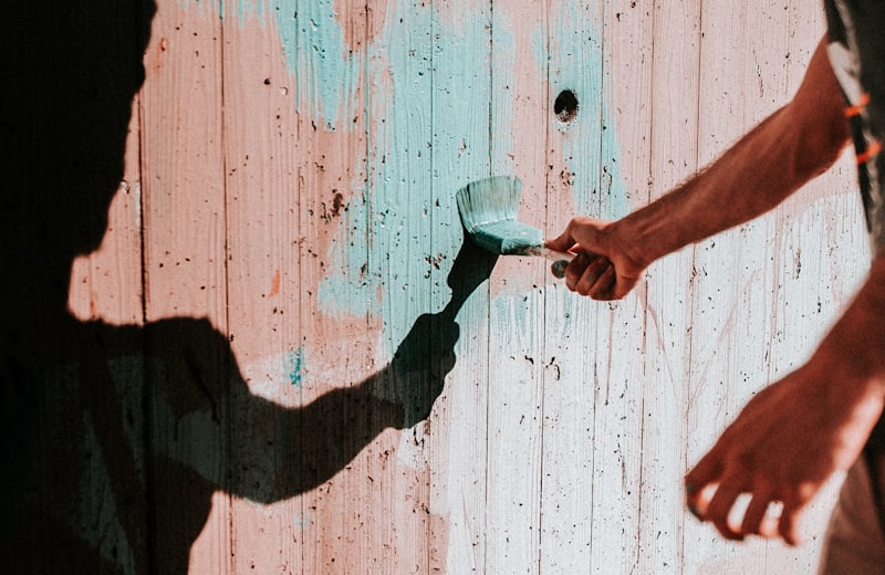 Why Hire a Professional Painter & Decorator? (Pro vs DIY)
