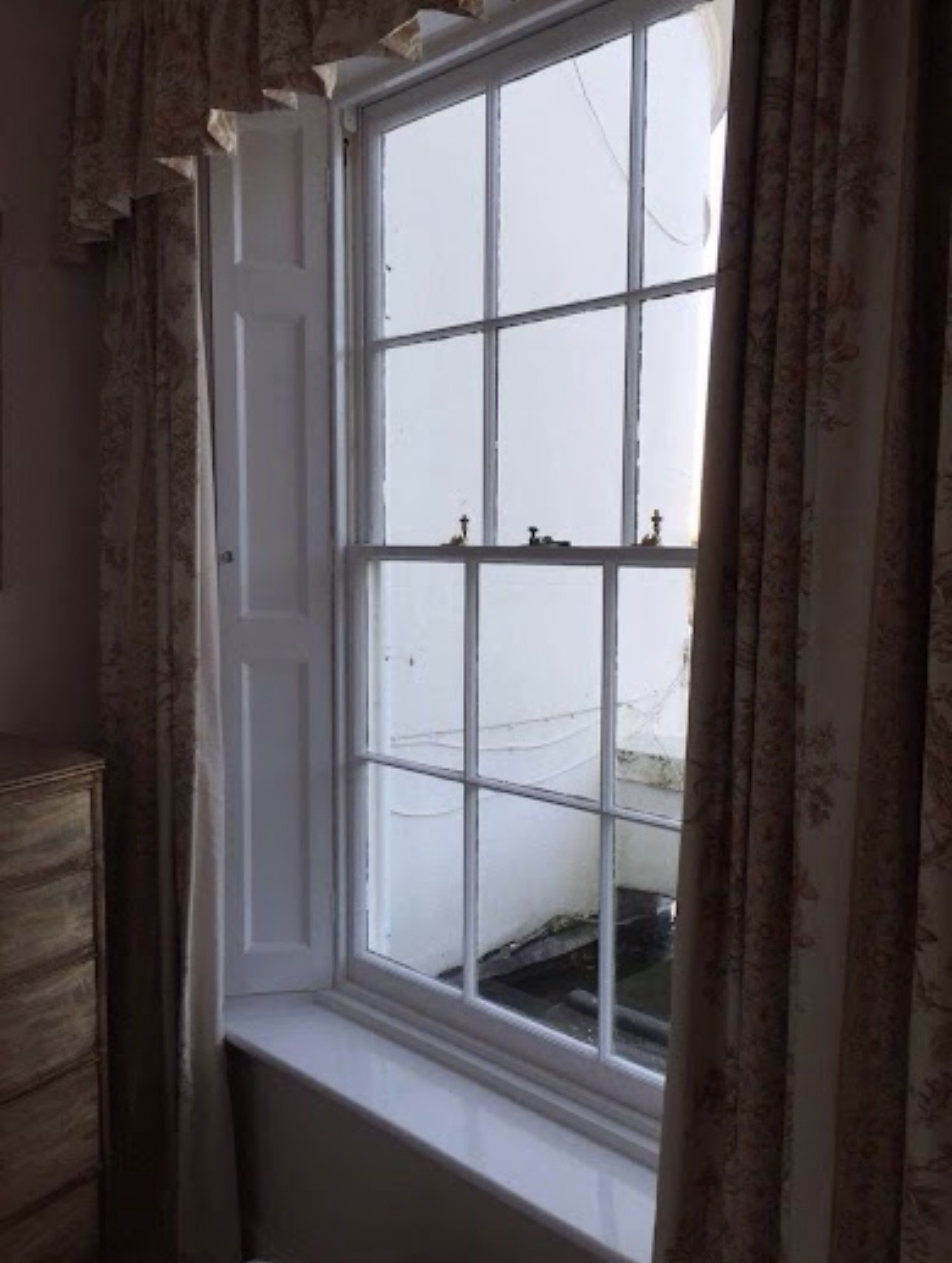 Sash window and shutters